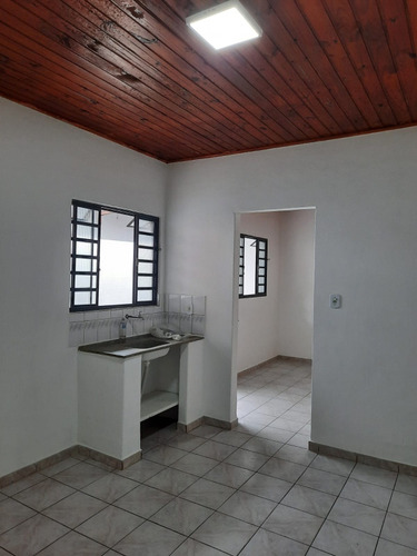 Imóvel Com 3 Casas No Terreno
