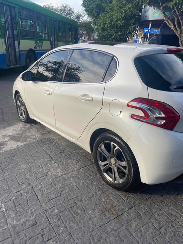 Peugeot 208 1.6 Feline 2014