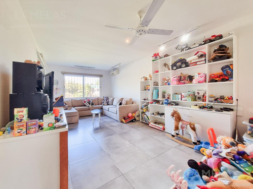 Venta Casa 4 Dormitorios Country Carlos Pellegrini Fisherton