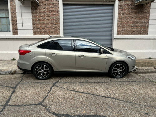 Ford Focus III 2.0 Sedan Se Plus Mt
