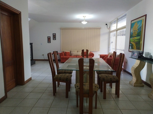 Imagen 10 de 17 de Casa En Alquiler, C.r Laguna Blanca