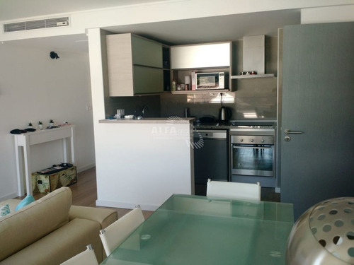 Imagen 4 de 11 de Precioso Departamento En Torre De Categoria, Punta Del Este