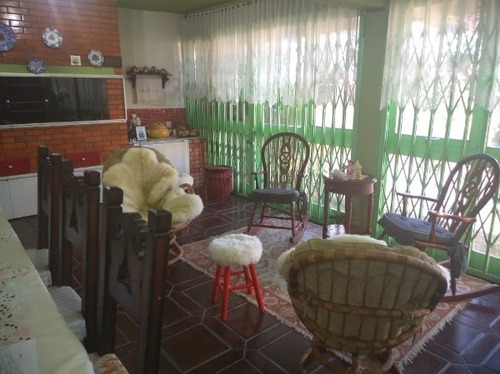 Casa Em Medianeira Com 3 Dormitórios - Su18
