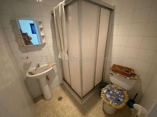 Amplia Y Luminosa Casa En Venta En Bosques De La Lagunita