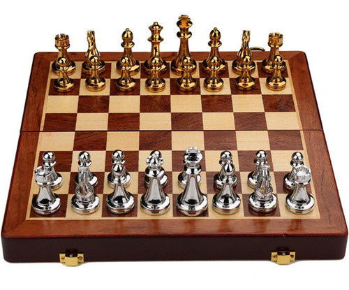 Juego De Ajedrez Medieval Con Tablero De Ajedrez Oro Plata