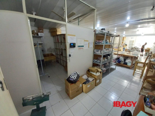 Imagem 9 de 15 de Oportunidade! Loja Em Centro - Florianopolis - L-114737