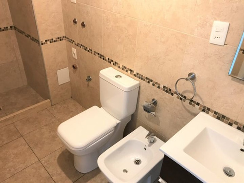 Imagen 7 de 7 de Venta Con Renta De 2 Dormitorios Y Garaje Tres Cruces