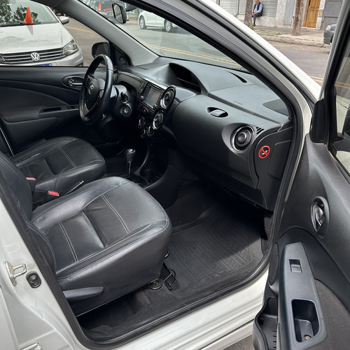 Toyota Etios 1.5 Platinum At