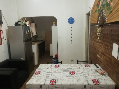 Imagen 4 de 28 de Casa De 4 Ambientes Mas Casa De Tres Ambientes Al Fondo Con Fondo Libre.