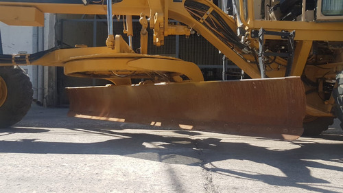 Motoniveladora Caterpillar 140k