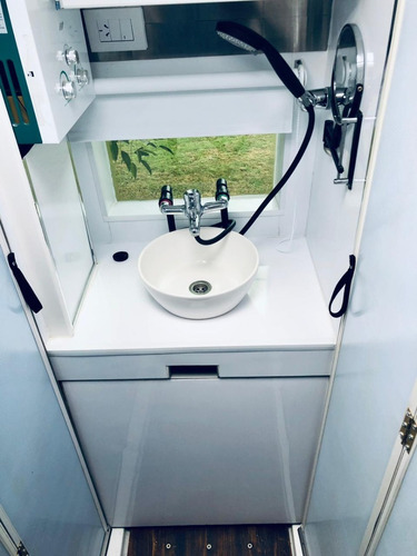 Carrozados Equipamiento Motorhome Standard Y Luxury