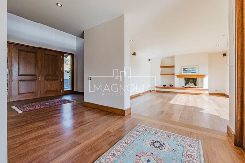 Casa En Arriendo De 5 Dorm. En Lo Barnechea