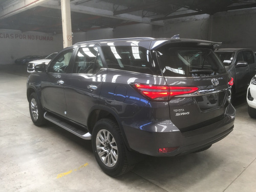 Imagen 10 de 13 de Toyota Sw4 Srx 4x4 At 7 Asientos Programa Tu Pedido Pas