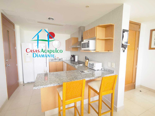 Cad Mayan Lakes 1-501. En Condominio Con Club De Playa. Terraza Con Vista A La Alberca Y Jardines