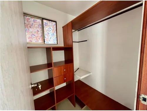 Apartamento En Venta En El Poblado, Loma Los Gonzalez. Cod V12672