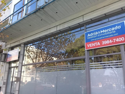 Imagen 2 de 20 de Local En Caseros 1717, Muy Vistoso, Casi 700 M2. Mixtura 4 Venta Con Renta