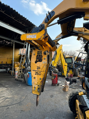 Minicargador Caterpillar 256c