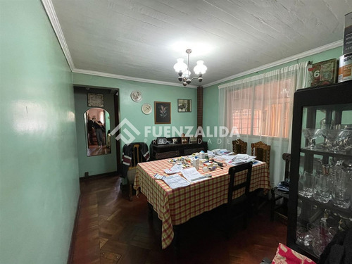 Casa En Venta De 4 Dorm. En Maipú