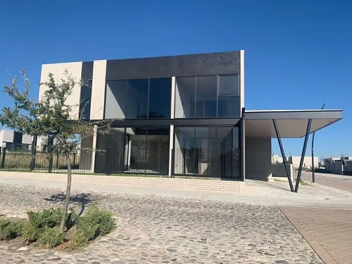 Hermosa Casa Nueva! A Estrenar!