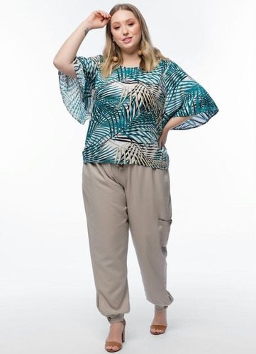 Imagem 3 de 9 de Blusa Feminina Plus Size Estampa Folhagem Manga Ampla 3/4