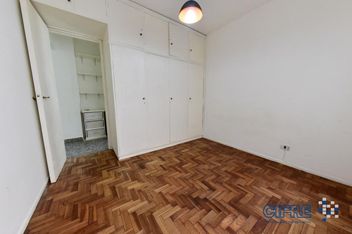 Departamento De 2 Ambientes, Lateral, Segundo Piso Por Escalera.
