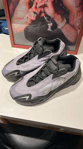 Adiddas Yeezy Boost 700 Mnvn