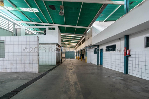 Galpón En Venta, Chacao #23-26205