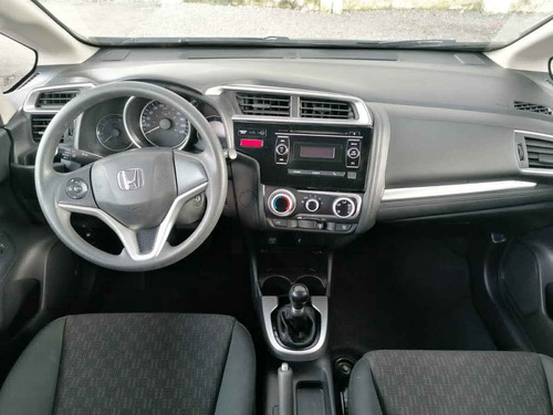 Imagen 12 de 15 de Honda Fit 2016 5p Fun L4/1.5 Man