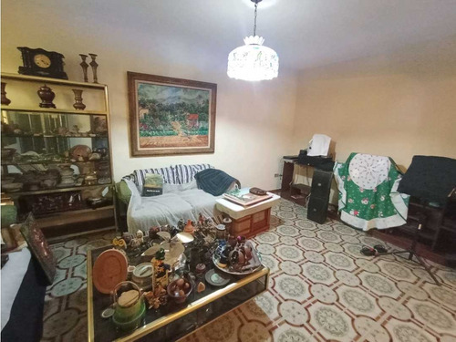 Casa En Venta En Trigal Norte Urb. Piedras Pintadas Ks-8370402