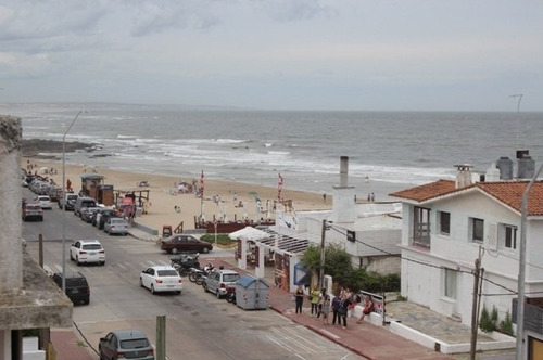 Apartamento En Alquiler De 2 Dormitorios En Peninsula