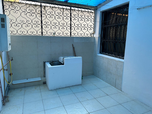 Amplio Departamento De 145 M2 Ofrece El Equilibrio Perfecto Entre Espacio, Ubicación Y Estilo Clásico.