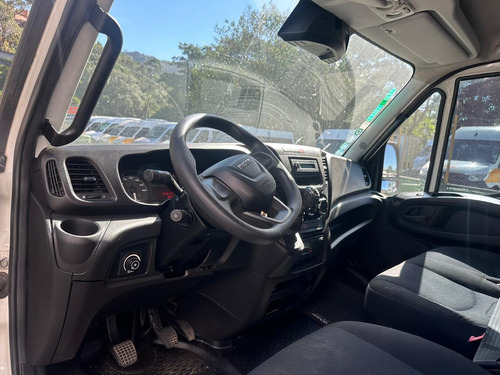 Daily Iveco 28 Lugares 2021/2022 Escolar