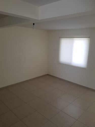 Imagen 12 de 30 de Casa En Renta En El Refugio, Vidara
