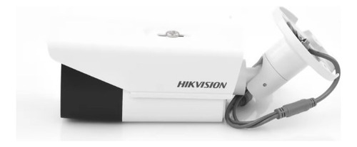 Cámara Bala Turbohd 4k 8mp Lente Mot. 2.7 A 13.5 Mm 80m Ip67 Color Blanco