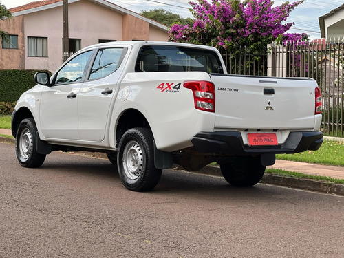 Mitsubishi L200 Triton 2.4 16V TURBO DIESEL GL CD 4X4 MANUAL