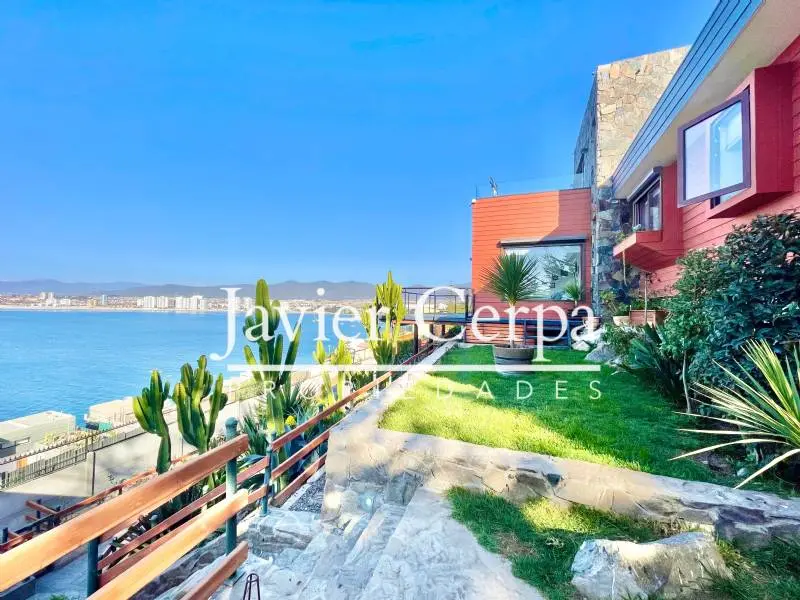 Imagen 1 de 18 de Amplia Casa Con Hermosa Vista A Playa La Herradura