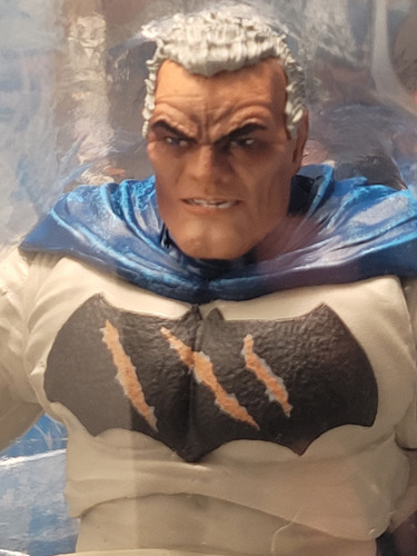 Batman-(battle Damage)7 -dc Multiverse-mcfarlane Toys (Usado)