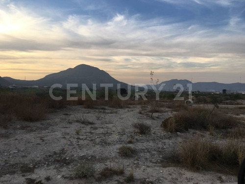 Terreno En Ramos Arizpe Con Via De Ferrocarril