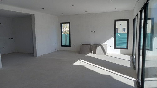 Imagen 6 de 15 de Casa A Estrenar En B° Cardales Village