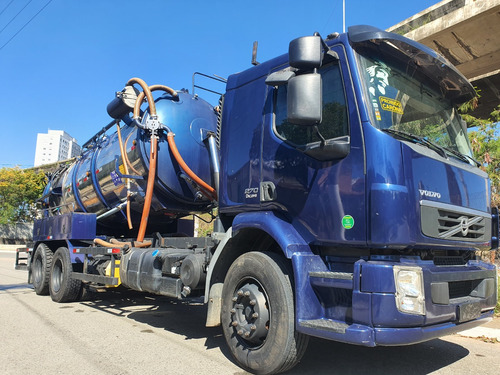 Caminhão Limpa Fossa E Hidrojato Volvo 270 Ano 2013 6x2 