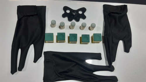 3 Guantes De Billar 5 Tizas Y 5 Casquillos