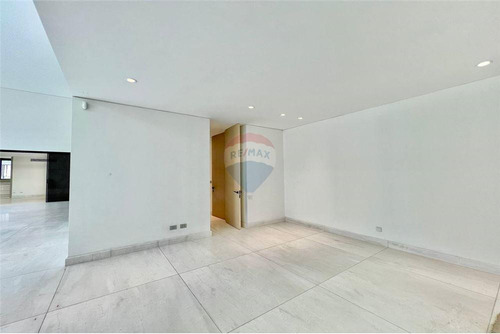 Exclusivo Dúplex Con Jardín, Piscina En San Damián