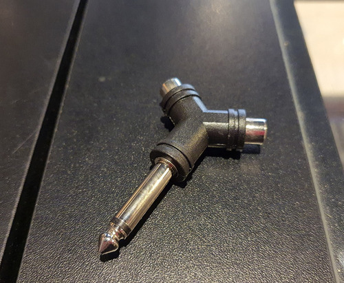 Imagem 5 de 5 de Adaptador P10 Mono Para 2 Rca Fêmea Primeira Linha