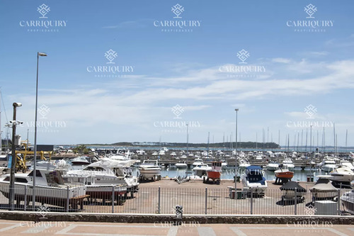 Gran Oportunidad De Venta, En La Zona Del Puerto De Punta Del Este.