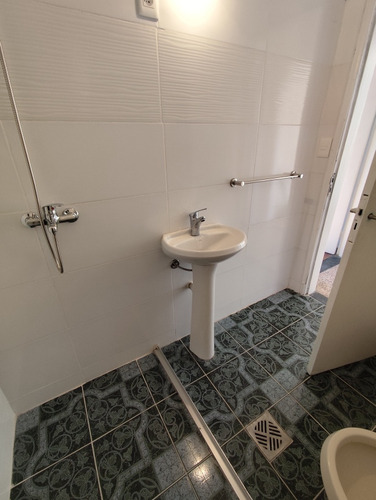 Santa Lucia Y S Quintín Amplio 2 Dorm Balcon $ 25000 Gt 2300