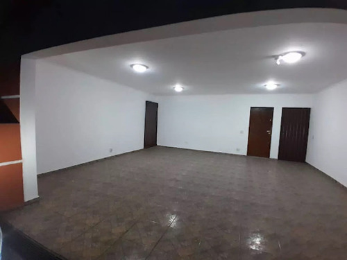 Sobrado Com 4 Dormitórios, Piscina E Churrasqueira
