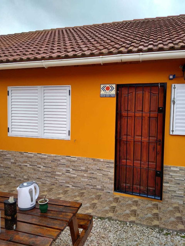 Imagen 4 de 14 de Venta Chalet 4 Dormitorios - Calle 5 Nº 8536 - Mar Del Tuyu