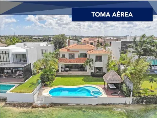 Casa En Venta En Colonia Lagos Del Sol, Benito Juárez, Quintana Roo