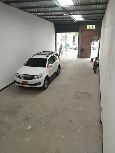Local Con Trifásica