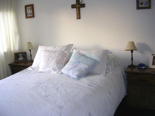 Apartamento En Peninsula, 2 Dormitorios *- Ref: 836